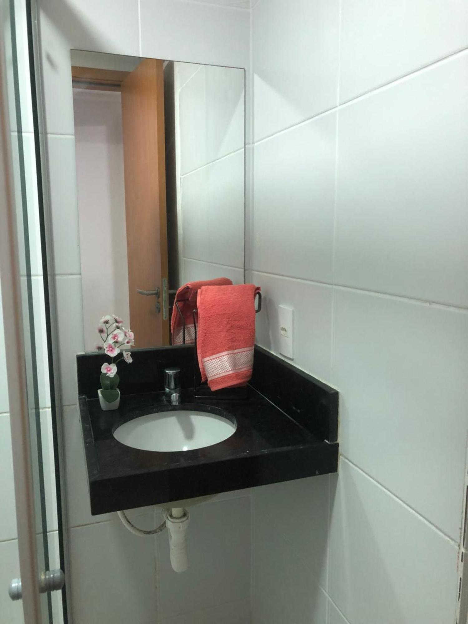 Com Otima Localizacao Perto Da *